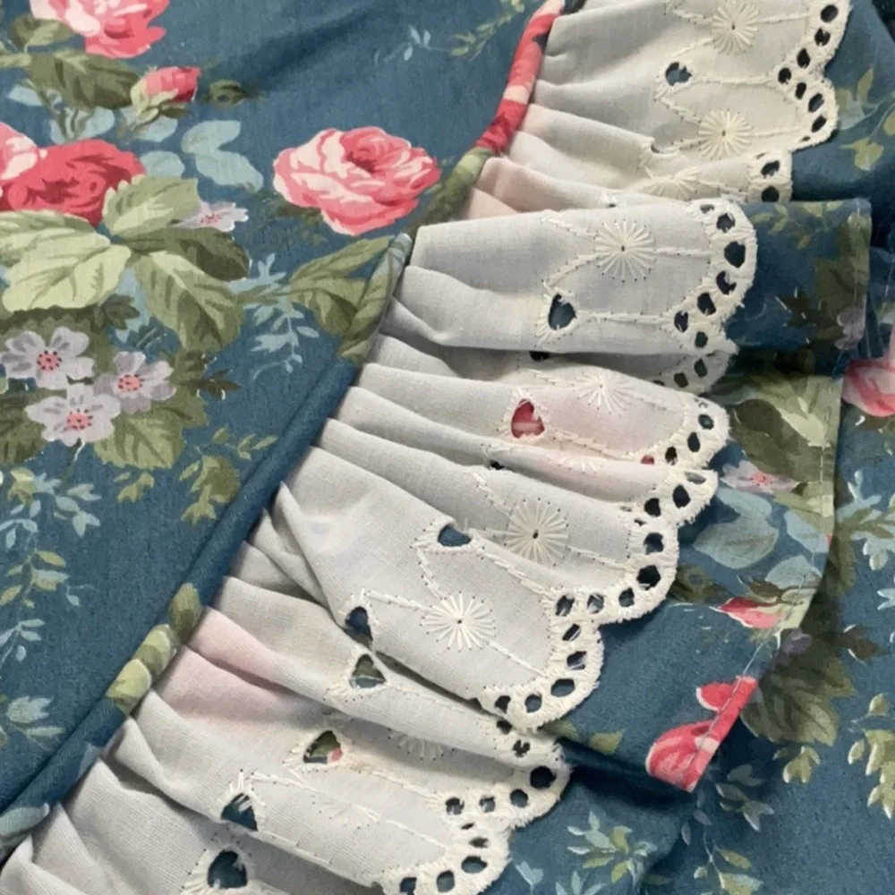 Croscill 2 standard envelope pillow shams. 1990’s